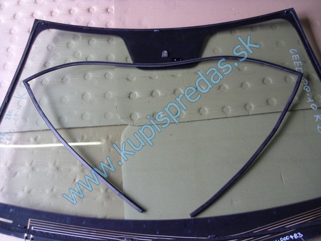 predné čelné sklo na kiu ceed